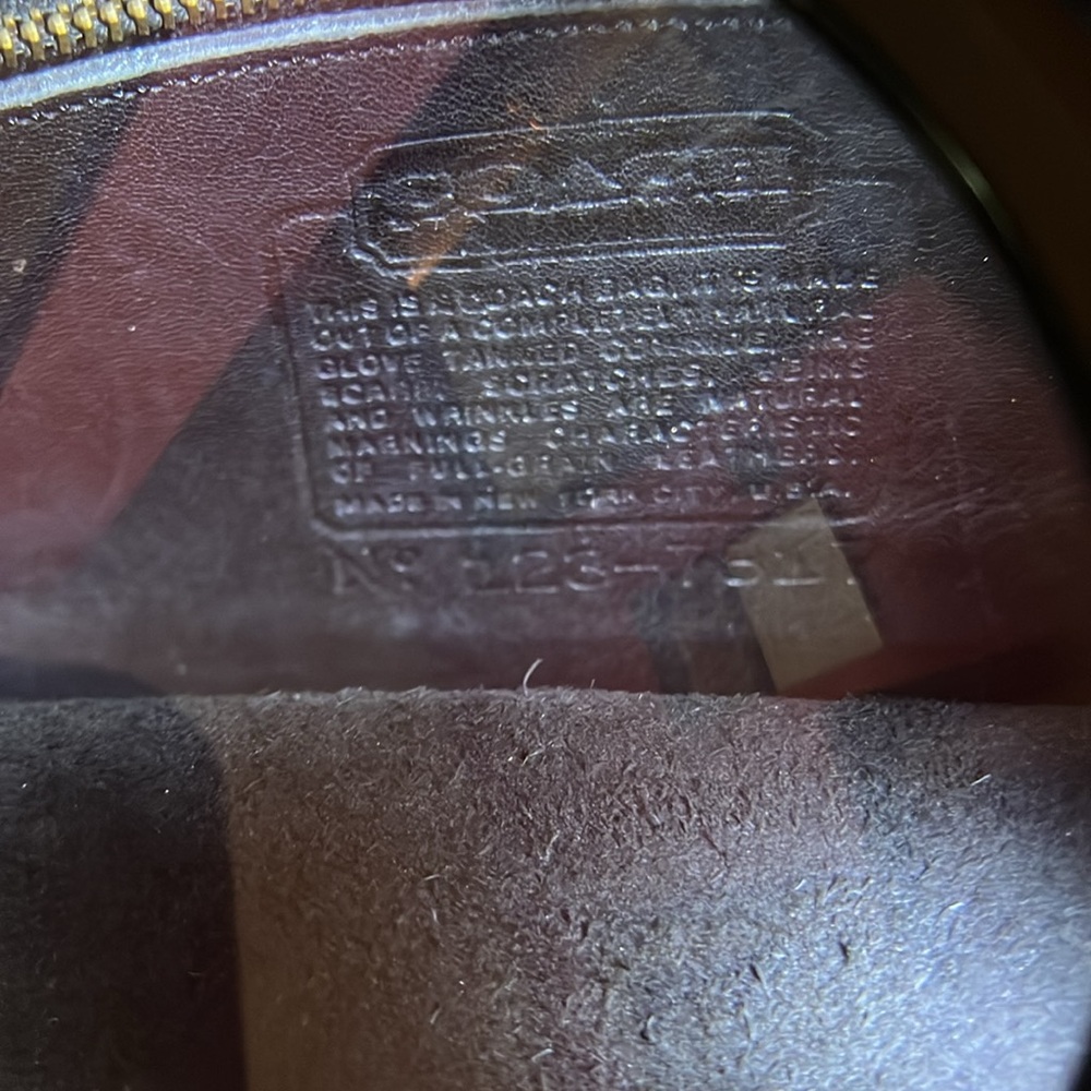 Elegant Black Shoulder Bag - Picture 7 of 7